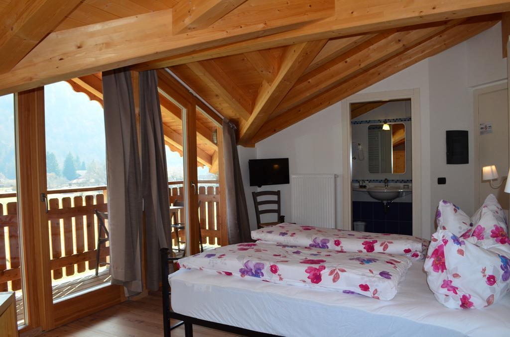 Garni Dal Mozat Bed & Breakfast Lenzumo di Concei Exterior photo