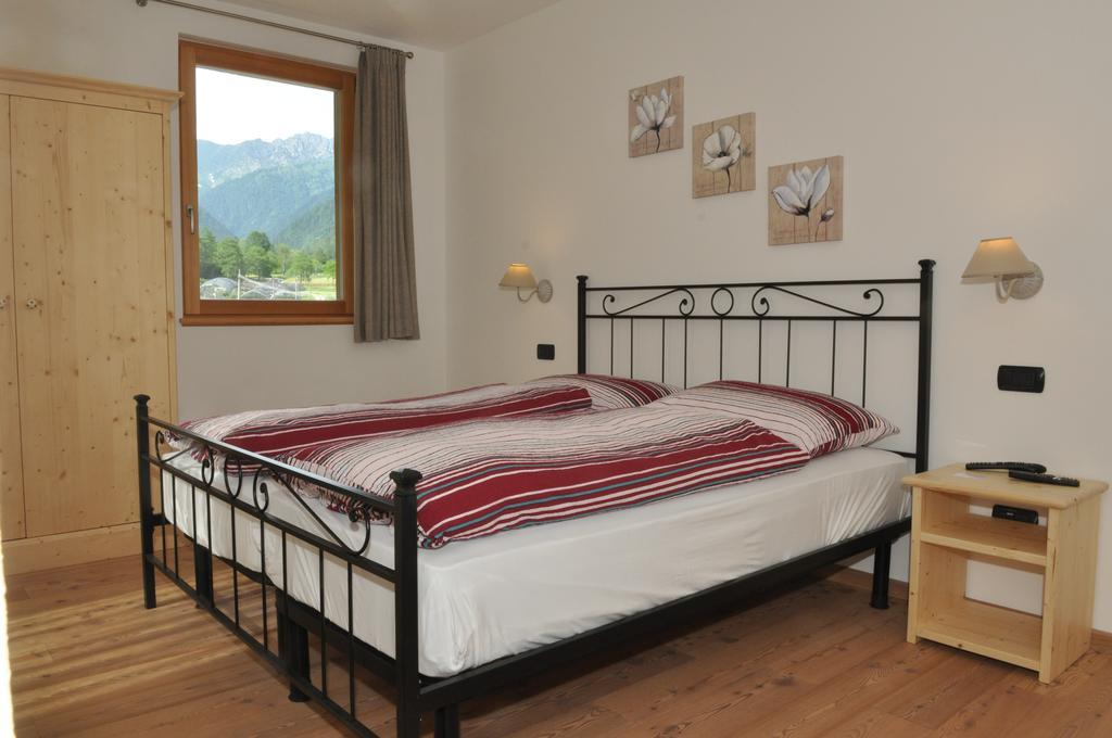 Garni Dal Mozat Bed & Breakfast Lenzumo di Concei Exterior photo
